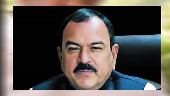 Ashok Kharat : काळे पडलेले पेढे, काळ्या रंगाची फळे आणि संशयास्पद यंत्रं... खरातच्या ऑफीसमध्ये काय काय सापडलं ?