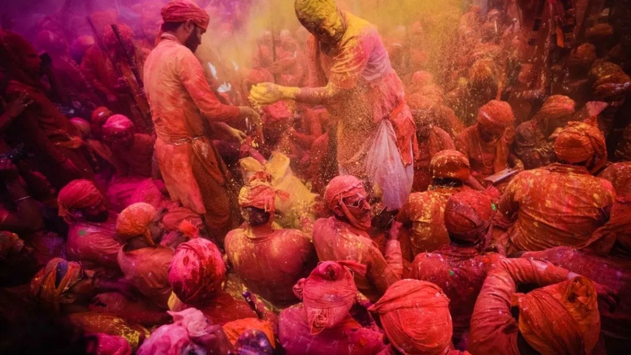 पाणी जपुनिया घेऊ पर्यावरण समृद्धीचा वसा, होळी खेळण्यास प्रेमाचा एक रंगच पुरेसा.. तुम्हा सर्वांना धुलिवंदनाच्या हार्दिक शुभेच्छा 