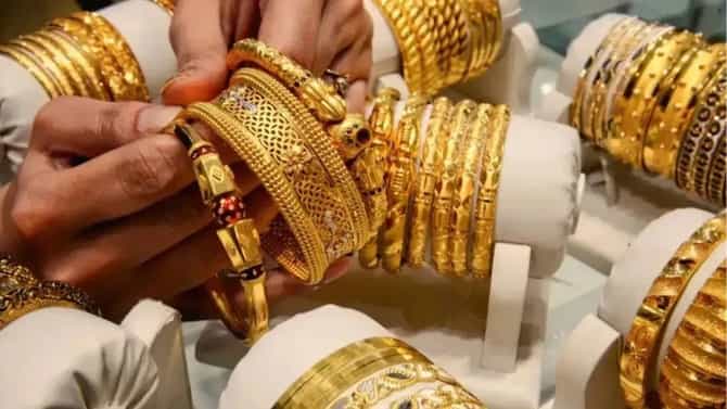 Gold-Silver Rate Today 06 March 2026 : अरे देवा ! युद्धाच्या भडक्याने सोनंही होरपळलं.. आजचा भाव किती ?