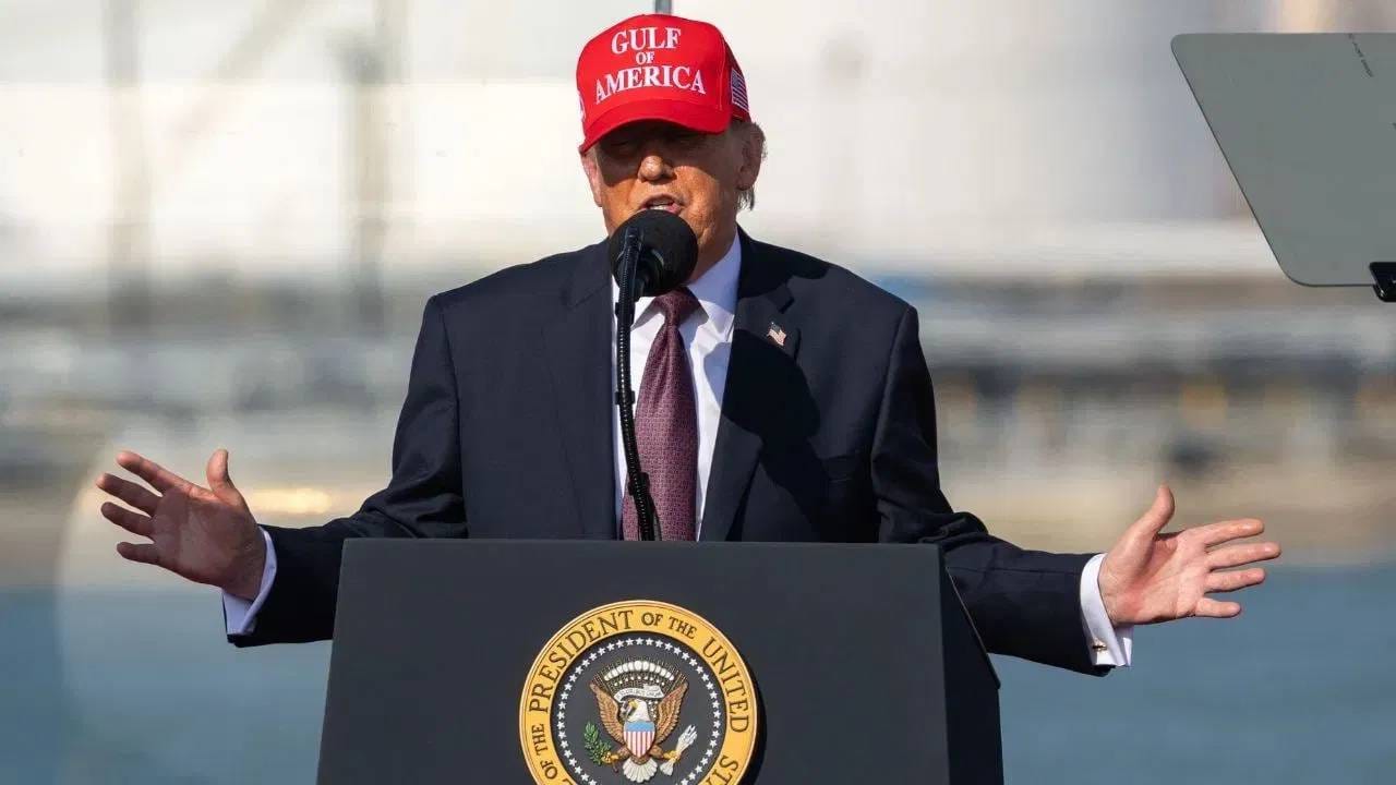 अबुझार, फारुझान आणि दुरुद यांसारख्या प्रमुख सागरी तेलक्षेत्रांमधून कच्च्या तेलाचा पुरवठा केला जातो. या बेटावरील खोल पाण्यातील सुविधा मोठ्या तेलवाहू जहाजांना हाताळण्यास सक्षम आहेत, त्यामुळे जिथे मोठ्या प्रमाणावर तेल निर्यात शक्य आहे, इराणच्या किनारपट्टीवरील अशा काही मोजक्या ठिकाणांपैकी हे बेट एक आहे.  ( Photos : File Photos) 