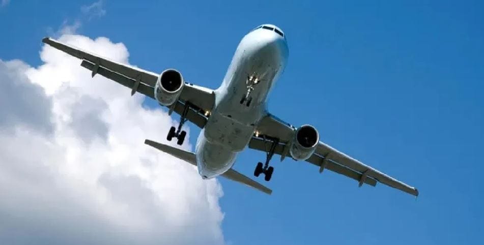 लांब पल्ल्याचा प्रवास करणाऱ्या विमानांत शेकडो लिटर इंधन असते. अशा विमानाच तांत्रिक बिघाड झाली तर मोठा स्फोट होऊ शकतो. त्यामुळेच बहुसंख्य विमानाचा मुख्य भाग वगळता अन्य ठिकाणी हे इंधन साठवले जाते. 