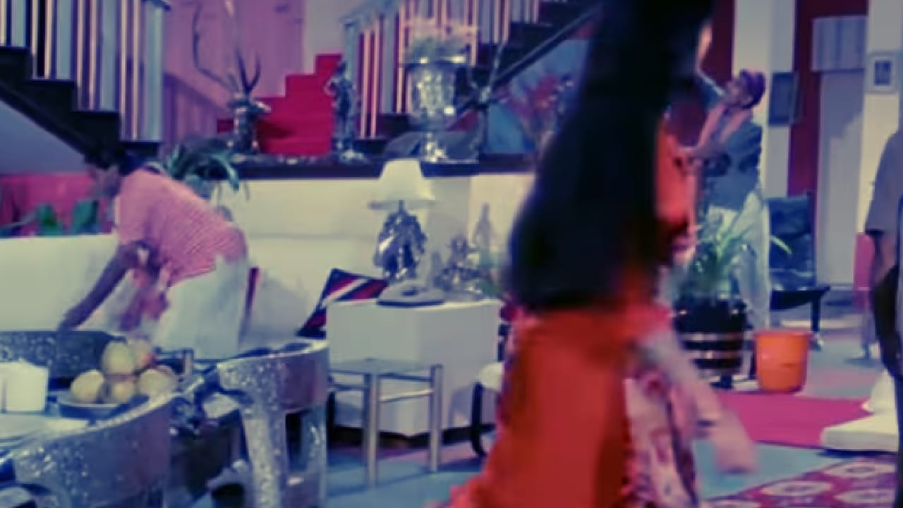 हिंदी चित्रपटसृष्टीतील 80-90 च्या दशकातील अनेक रोमँटिक गाणी आजही प्रेक्षकांच्या मनात घर करून आहेत. त्या काळातील काही गाणी अशी आहेत की आजही कपल्स ती आवडीने ऐकतात आणि गुणगुणतात. 