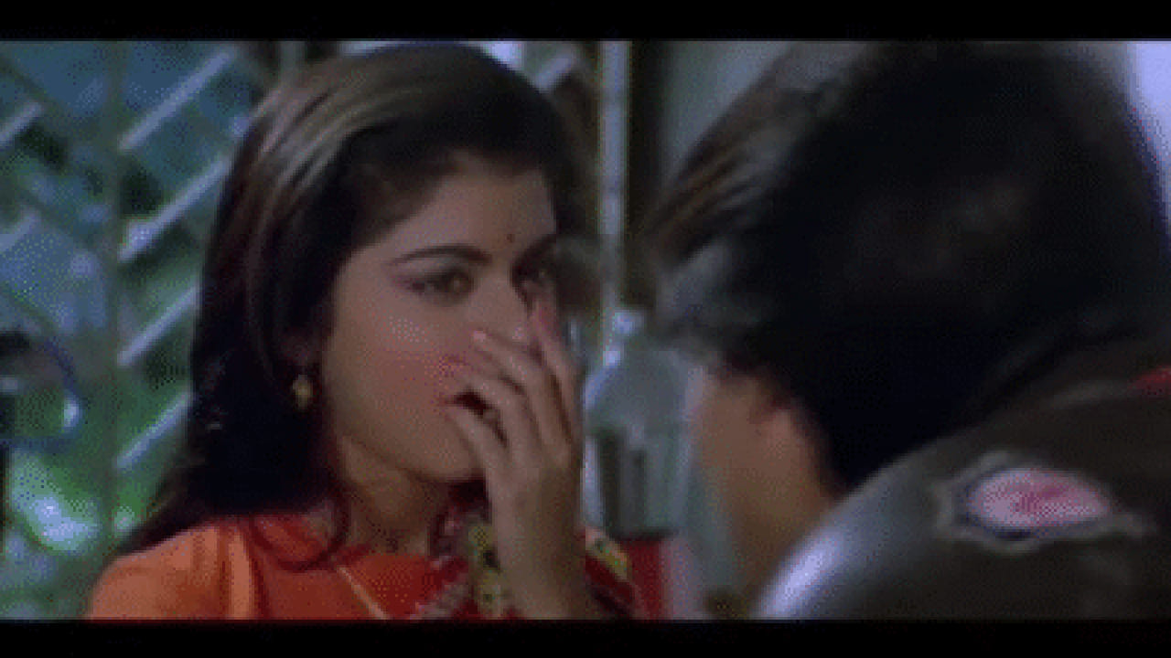 अशाच लोकप्रिय गाण्यांपैकी एक म्हणजे 'आजा शाम होने आयी'. विशेष म्हणजे हे गाणं एका ट्रकच्या मागे लिहिलेल्या ओळीवरून तयार करण्यात आलं होतं, ही गोष्ट फार कमी लोकांना माहिती आहे.