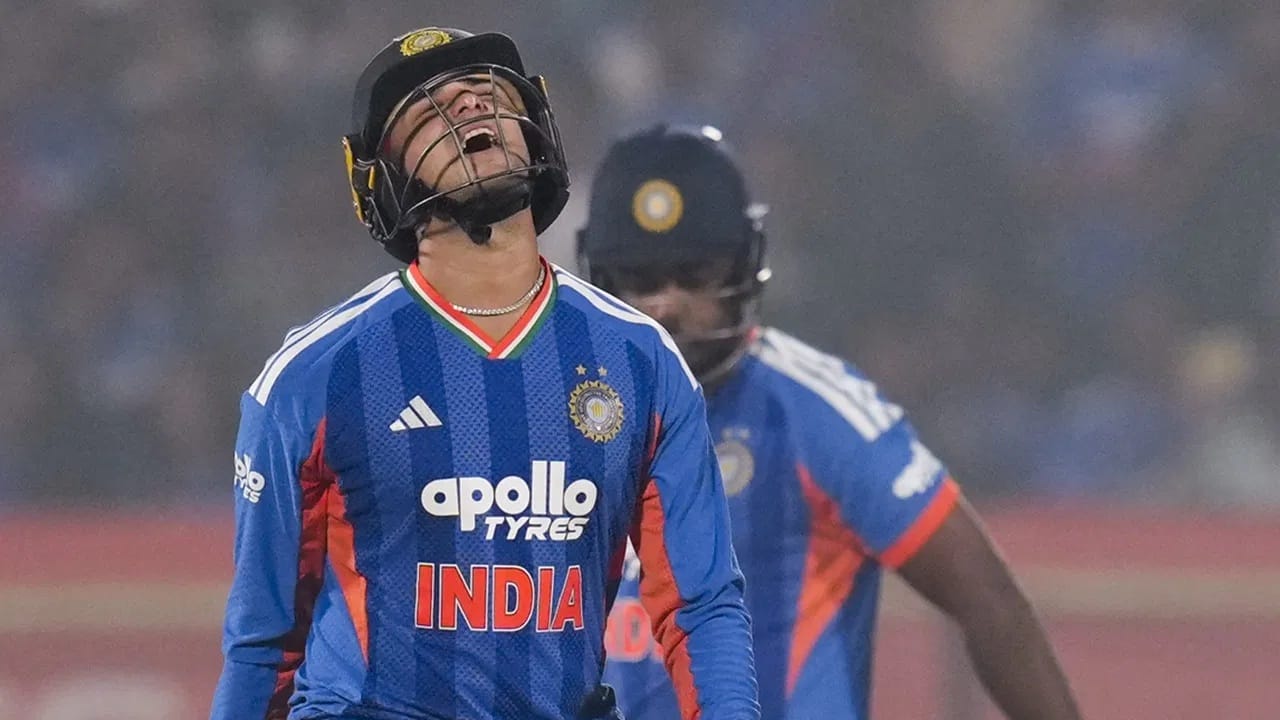 IND vs ENG : खूप खेळलास;निघ आता! अभिषेकला इंग्लंड विरुद्ध डच्चू? बॉलिंग कोच मॉर्केल म्हणाला... IND vs ENG : खूप खेळलास;निघ आता! अभिषेकला इंग्लंड विरुद्ध डच्चू? बॉलिंग कोच मॉर्केल म्हणाला...