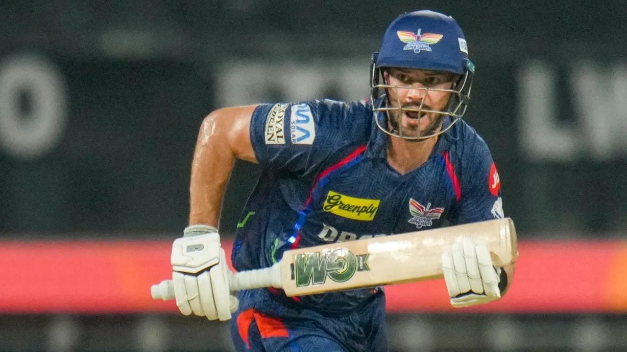 एडनने टी 20 कारकीर्दीत एकूण 226 सामन्यांमध्ये 5 हजारांपेक्षा अधिक धावा केल्या आहेत. एडनने 2 शतकं आणि 38 अर्धशतकांच्या मदतीने एकूण 5 हजार 758 धावा केल्या आहेत. (Photo Credit : PTI)