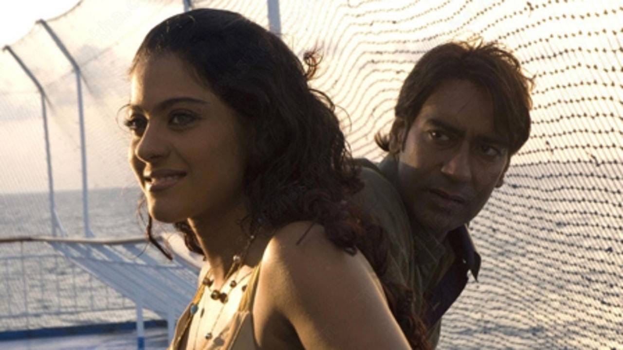 उत्तम अभिनेता म्हणून स्वतःची ओळख निर्माण केल्यानंतर, अजय देवगणनेही दिग्दर्शनामध्ये नशीब आजमावून पाहिलं. अजयने  "यू, मी और हम" या चित्रपटाद्वारे दिग्दर्शनात पदार्पण केले, त्यात त्याची व काजोलची प्रमुख भूमिका होती. तसेच "शिवाय" चित्रपटाचे दिग्दर्शनही त्यानेच केलं. 