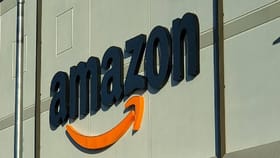 Amazon इलेक्ट्रॉनिक प्रीमियर लीग 2026 च्या अॅमेझॉन सेलमध्ये एसी लॅपटॉप.