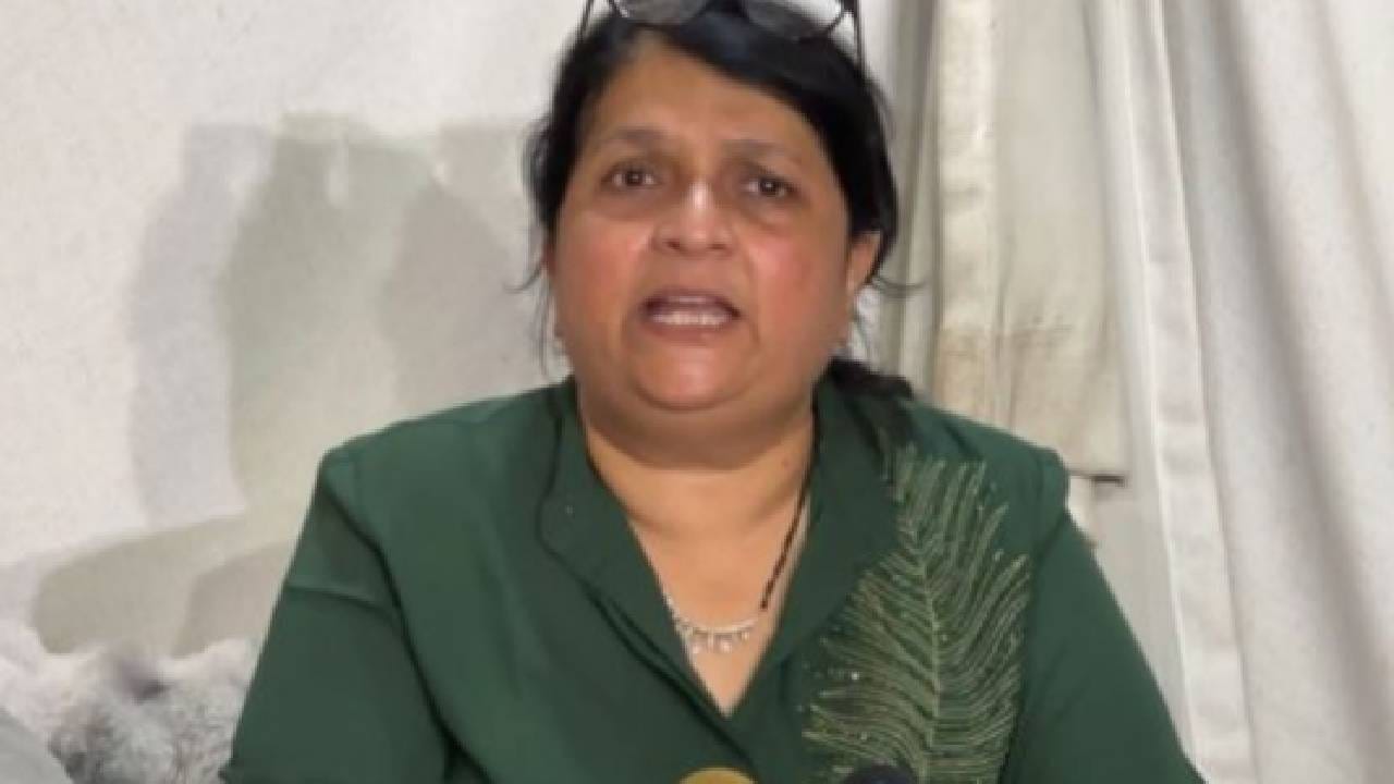 चाकणकरानंतर आता पुढचं टार्गेट शिंदे गटाचा बडा नेता? अंजली दमानिया यांचे संकेत; राजकारणात मोठा भूकंप होणार? चाकणकरानंतर आता पुढचं टार्गेट शिंदे गटाचा बडा नेता? अंजली दमानिया यांचे संकेत; राजकारणात मोठा भूकंप होणार?