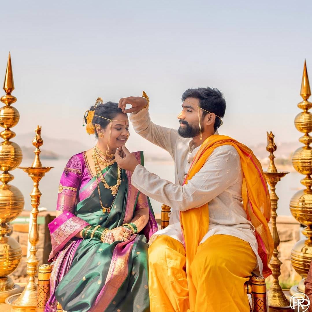 अंशुमन आणि अपूर्वाने त्यांच्या लग्नासाठी अत्यंत खास जागा निवडली होती. पुण्यातील झपूर्झा कला आणि संस्कृती संग्रहालय इथं या दोघांचा लग्नसोहळा पार पडला होता. या विवाहस्थळाचे सुंदर फोटो  आता दोघांनी सोशल मीडियावर पोस्ट केले आहेत.