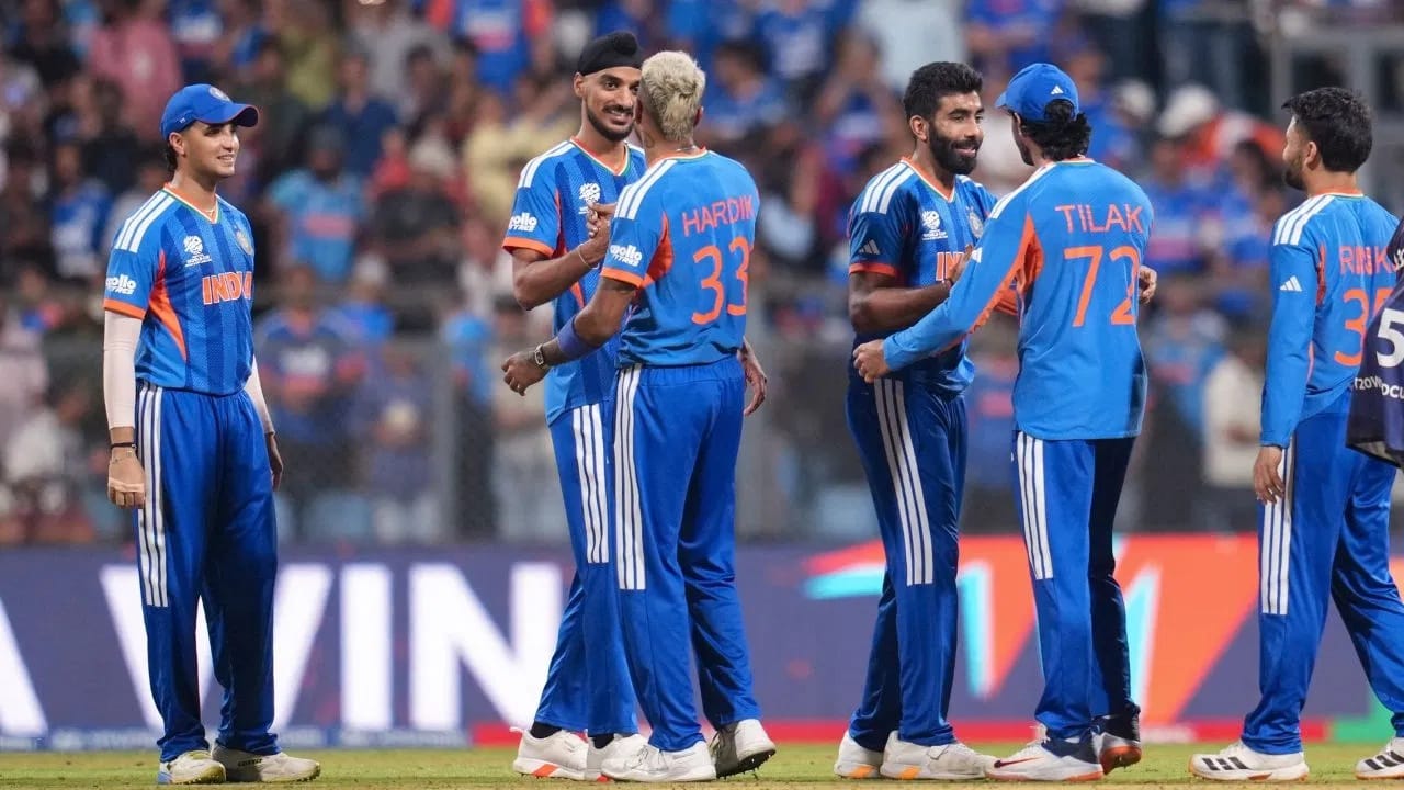 तसेच बीसीसीआयने टीम इंडियाच्या विजयानंतर 125 कोटी रुपयांचं बक्षिस जाहीर केलं होतं. त्यामुळे यंदाही टीम इंडिया वर्ल्ड चॅम्पियन ठरली तर बीसीसीआय पेटारा उघडण्यात मागे पुढे पाहणार नाही. (Photo Credit : PTI)