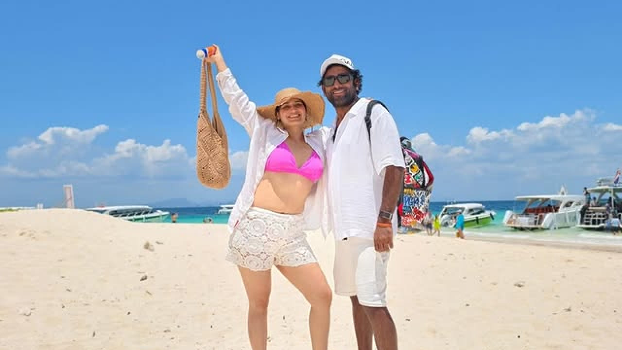 'मागील वेळी मी बिकिनीतील फोटो पोस्ट केले तेव्हा काही लोकांनी मला अनफॉलो केले. त्याचा माझ्यावर परिणाम झाला आणि मी फोटो डिलीट केले. पण काही दिवसांनी माझी जिवलग मैत्रीण शेफाली जरीवाला हिचं निधन झालं. तेव्हा मला जाणवलं की आयुष्य किती अनिश्चित आहे. आपण जे आपल्याला खरंच आनंद देतं, ते का करू नये?'