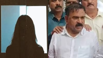 Ashok Kharat : भोंदूबाबा खरातची ती डायरी, गंभीर आरोप करत महिला म्हणाली, माझ्यावर बलात्कार, व्हिडीओ आणि...