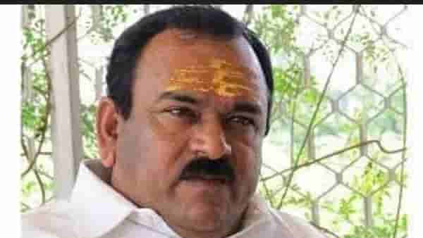 अश्लील फोटो-व्हिडीओ, 5 कोटींची मागणी! अशोक खरात प्रकरणात राज्य सरकारचा मोठा निर्णय, तीन गुन्ह्यांच्या तपासासाठी थेट...