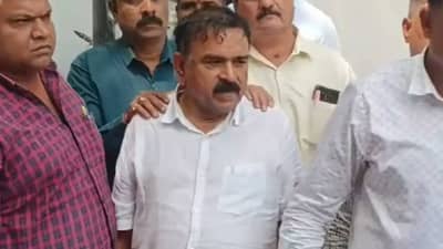 अशोक खरात याचे व्हिडीओ शेअर करणाऱ्यांना मोठा दणका, थेट कारवाई, नाशिक पोलिसांनी..