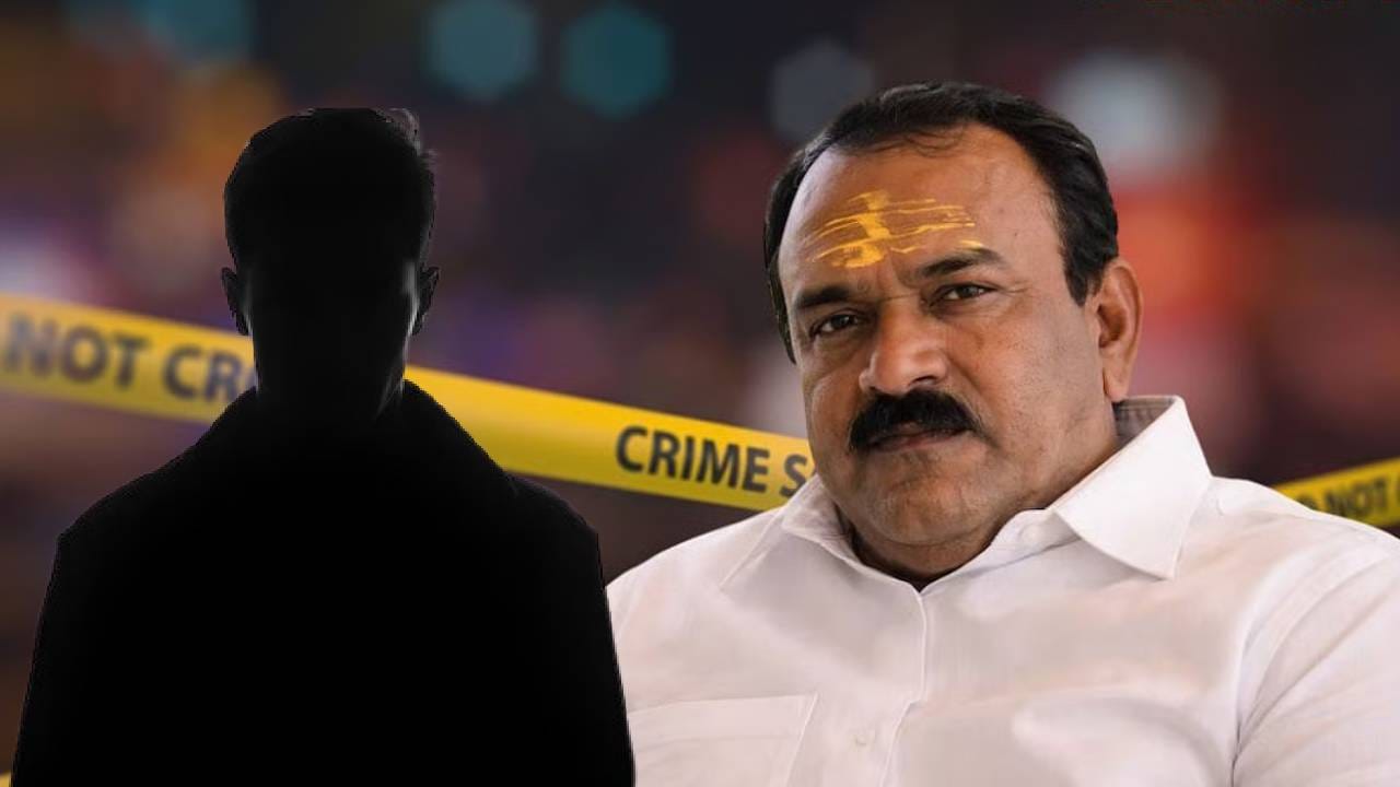 नाशिकमधील लिंगपिसाट अशोक खरातबाबत अनेक धक्कादायक खुलासे होताना दिसत आहेत. त्याच्या विरोधात सात गुन्हे दाखल झाले आहेत. तसेच मुख्यमंत्री देवेंद्र फडणवीस यांनी विधान भवनात खरातच्या काळ्या कारनाम्यांची अख्खी कुंडली वाचून दाखवली. आता या प्रकरणात मोठा ट्विस्ट आला आहे. अशोक खरातचा कथित मॅनेजर समोर आला आहे. 