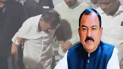 पेढा, साप, नरबळी, रिव्हॉल्व्हरवर राजमुद्रा; अशोक खरातबाबत वकिलांची कोर्टात भयानक माहिती