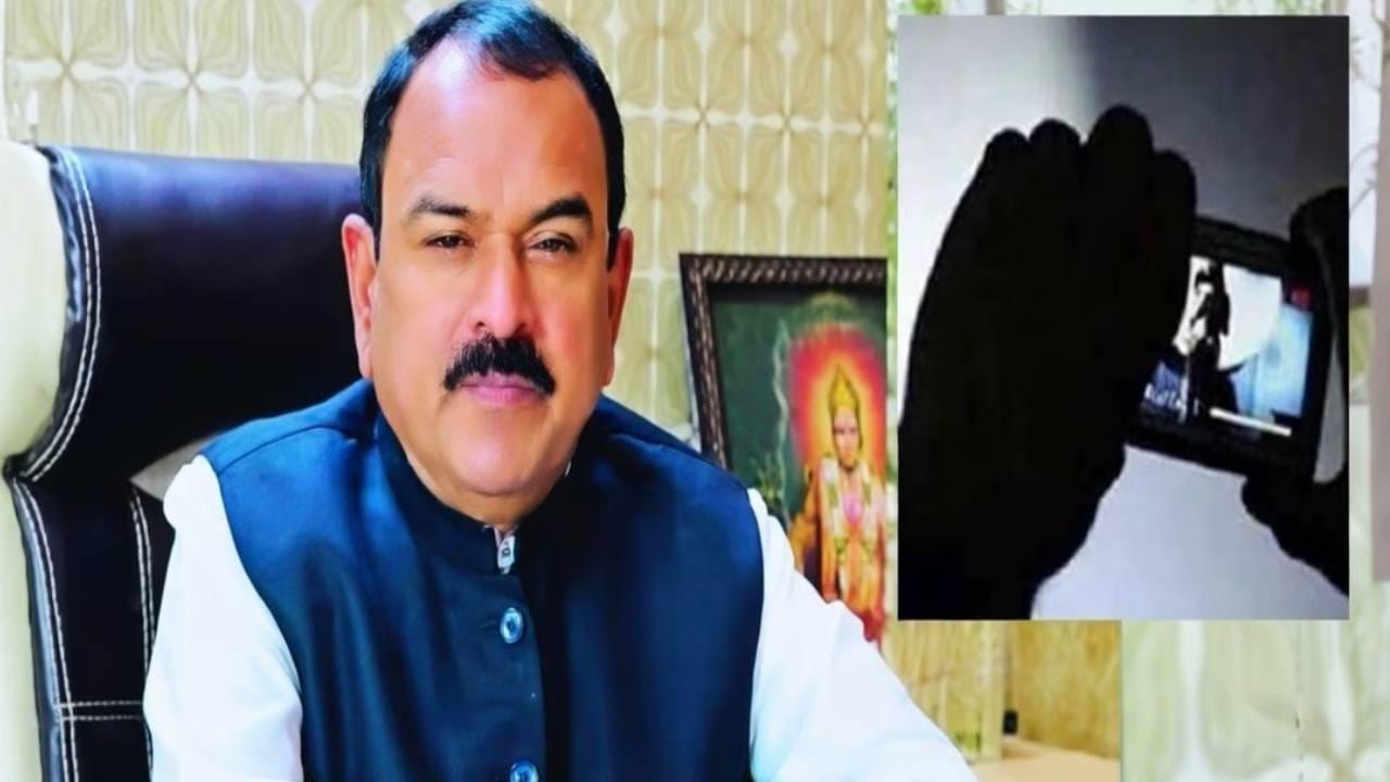 नाशिक येथील प्रसिद्ध ज्योतिषी आणि कॅप्टन अशोक खरात सध्या चांगलाच चर्चेत आहे. स्वतःला कॉस्मोलॉजी तज्ज्ञ आणि भविष्यवक्ता म्हणवणाऱ्या अशोक खरातने काही महिलांवर अत्याचार केले. त्यामधील एका महिलेने बलात्काराचा आरोप केल्यानंतर खरातला अटक करण्यात आली. त्यांच्या घरात पोलिसांना एक पेनड्रायव्ह सापडला. या पेन ड्रायव्हमध्ये 58 पॉर्न व्हिडीओ सापडले. आता कॅप्टन खरातला अटक कशी झाली याची इनसाइट स्टोरी समोर आली आहे.