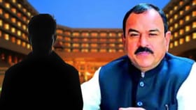 अटकेच्या आधी 3 IAS अधिकाऱ्यांसोबत सेटलमेंट?विनोद नावाचा पंटर मध्यस्थी.