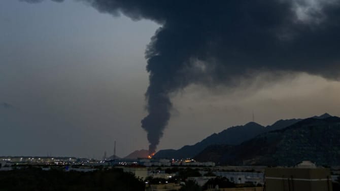 आखाती देश पाण्यावाचून मरणार! इराण आक्रमक, आता वॉटर प्लांटवर हल्ला...