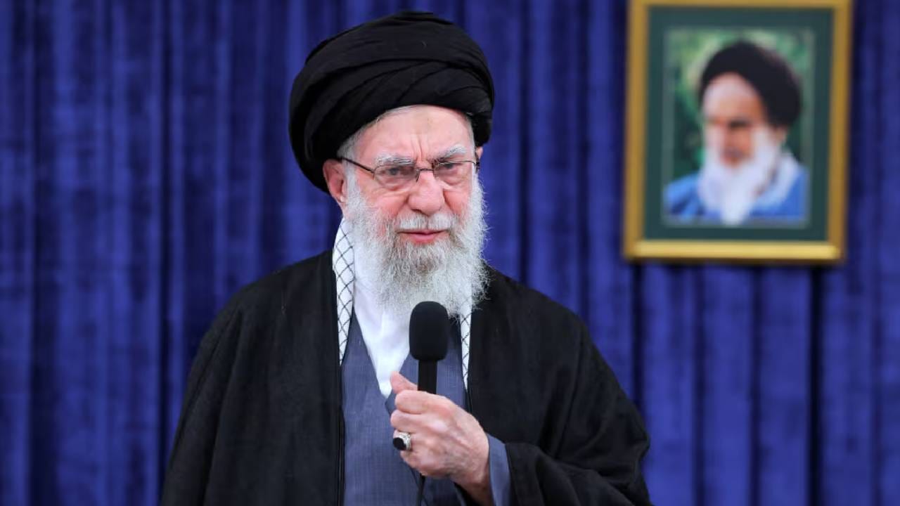 मोठी बातमी! महायुद्ध पेटले, इराणचे सर्वोच्च नेते आयातुल्ला अली खामेनेई ठार, कुटुंबातील सर्व सदस्यांचा मृत्यू, थेट.. मोठी बातमी! महायुद्ध पेटले, इराणचे सर्वोच्च नेते आयातुल्ला अली खामेनेई ठार, कुटुंबातील सर्व सदस्यांचा मृत्यू, थेट..