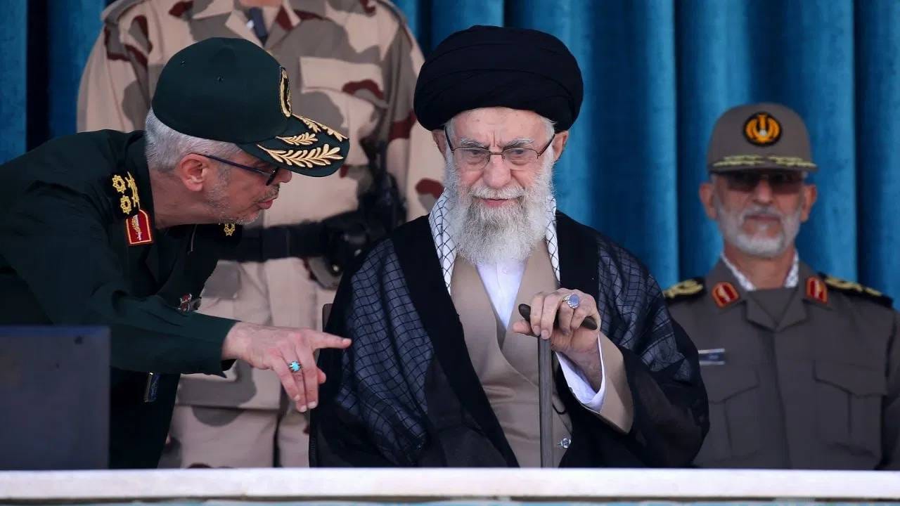 Ayatollah Khamenei: इराणचे सुप्रीम लीडर खोमेनींची डेड बॉडी आहे कुठे? ना कोणता फोटो, ना मृतदेह दफन केल्याचा पुरावा, सत्य काय? Ayatollah Khamenei: इराणचे सुप्रीम लीडर खोमेनींची डेड बॉडी आहे कुठे? ना कोणता फोटो, ना मृतदेह दफन केल्याचा पुरावा, सत्य काय?