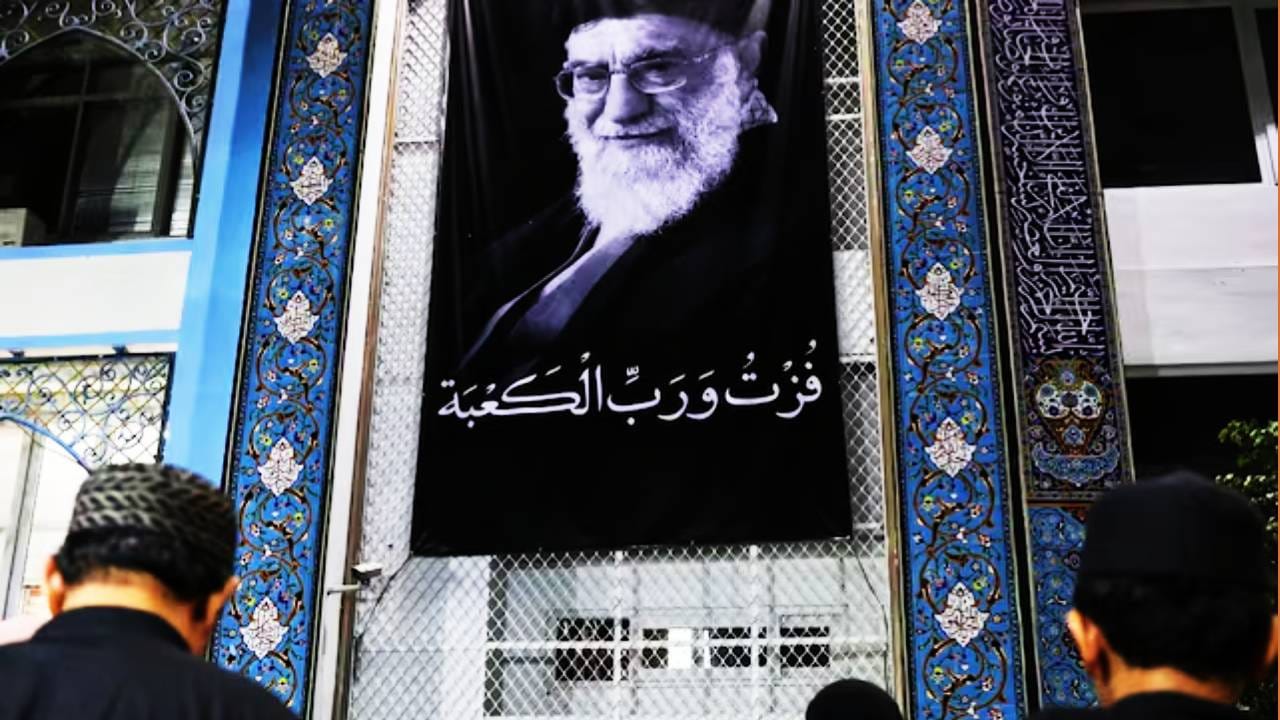 Ayatollah Khamenei: मोदी सरकारने खोमेनींच्या हत्येचा का केला नाही निषेध? कारण वाचून बसेल धक्का Ayatollah Khamenei: मोदी सरकारने खोमेनींच्या हत्येचा का केला नाही निषेध? कारण वाचून बसेल धक्का