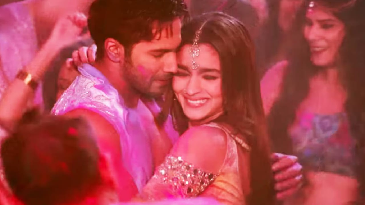 या गाण्यात आलिया भट्ट आणि वरुण धवन यांनी जबरदस्त डान्स सादर केला आहे. रंगांनी भरलेला सेट, मॉडर्न अंदाजातील चित्रीकरण आणि जोशपूर्ण संगीत यामुळे हे गाणे पारंपरिक होळी गीतांपेक्षा वेगळे ठरते. रिलीज होऊन जवळपास 9 वर्षे उलटूनही या गाण्याची लोकप्रियता कमी झालेली नाही.