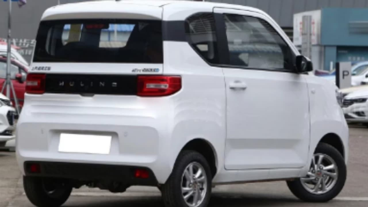 Bestune Xiaoma ची किंमत चीनमध्ये सुमारे अंदाजे 3.47 लाख ते 5.78 लाख रुपये दरम्यान आहे. विशेष म्हणजे, ही कार फुल चार्जवर तब्बल 1200 किमीपर्यंत धावू शकते असा दावा कंपनीने केला आहे. कंपनीने विकसित केलेली प्रगत बॅटरी टेक्नोलॉजी जलद चार्जिंगसह अधिक रेंज देण्यास सक्षम आहे.