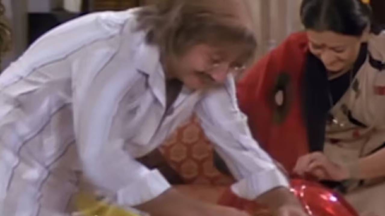 या चित्रपटातील गाणीही प्रचंड गाजली होती आणि आजही ती तितक्याच आवडीने ऐकली जातात. सुमारे 34 वर्षांनंतरही हा चित्रपट यूट्यूबवर ट्रेंड होत असल्याने त्याची लोकप्रियता अजूनही कायम आहे. IMDb वर या चित्रपटाला 6.2 रेटिंग मिळाले आहे. बेटा हा चित्रपट 90 च्या दशकातील एक क्लासिक चित्रपट ठरला असून आजही प्रेक्षकांच्या मनात त्याचे विशेष स्थान आहे.