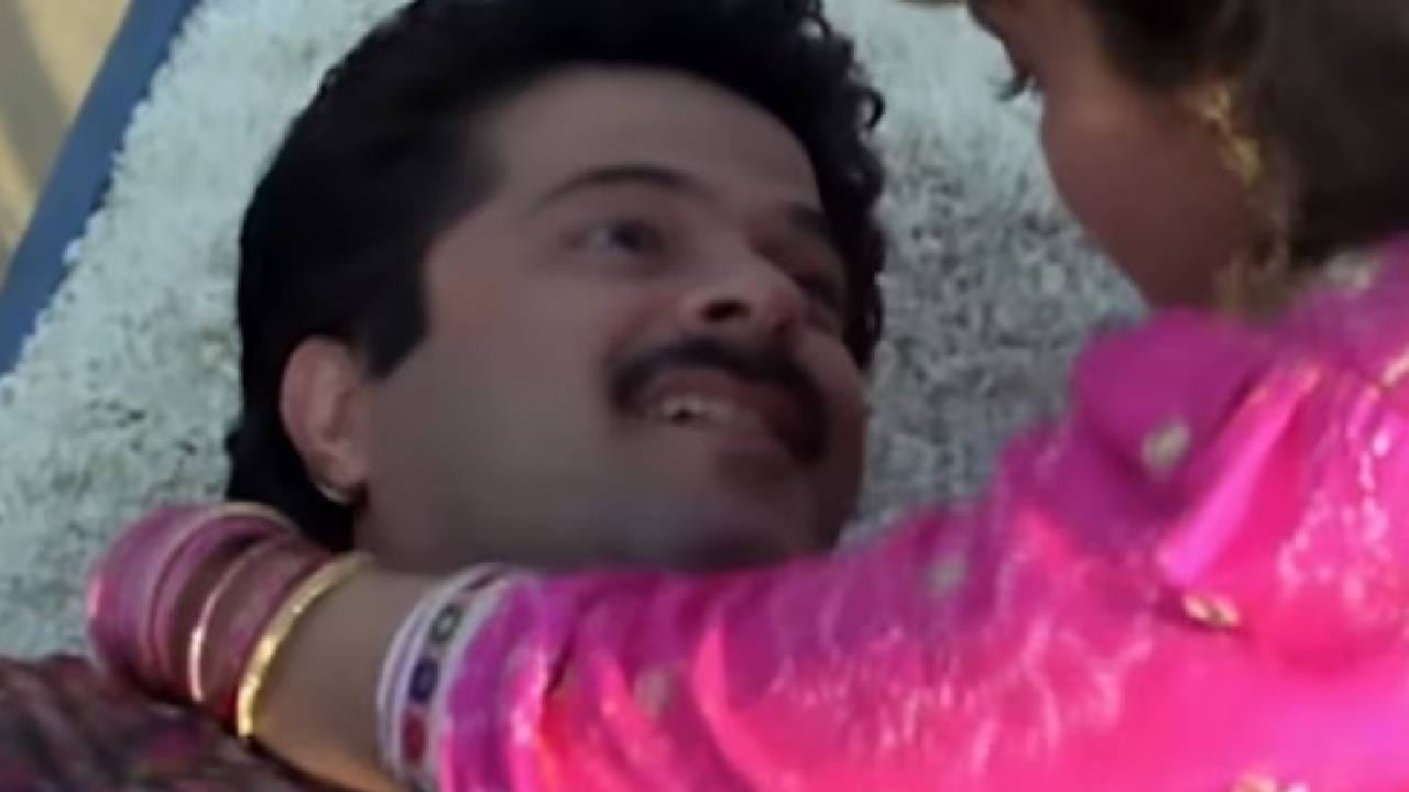 सुमारे 2 तास 51 मिनिटांचा हा चित्रपट त्या काळातील मोठ्या ब्लॉकबस्टर चित्रपटांपैकी एक ठरला होता. अनिल कपूर आणि माधुरी दीक्षित यांची जोडी प्रेक्षकांनी अक्षरशः डोक्यावर घेतली होती. या दोघांच्या केमिस्ट्रीमुळे चित्रपटाने बॉक्स ऑफिसवर मोठा गाजावाजा केला. या चित्रपटाचे दिग्दर्शन इंदर कुमार यांनी केले होते. चित्रपटात अरुणा इराणी, अनुपम खेर आणि कुनिका यांच्याही महत्त्वाच्या भूमिका होत्या. या चित्रपटाची कथा प्रामुख्याने एका कुटुंबाभोवती फिरते. ज्यात सावत्र आई आणि मुलगा यांच्यातील नात्याची गुंतागुंत दाखवण्यात आली आहे.