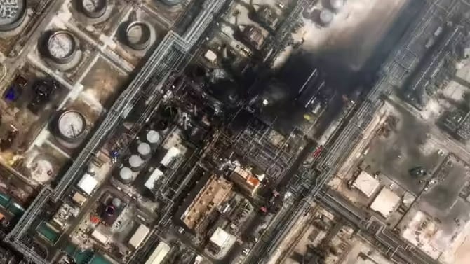 जगात हाहाकार! तेल युद्धात रूपांतर... ती एक चूक ठरली घातक, इराणकडून थेट