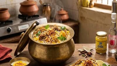 घरीच बनवा अगदी  रेस्टॉरंटसारखी बिर्याणी... स्वादिष्ट बिर्याणीसाठी फॉलो करा या टिप्स