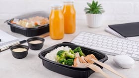 प्लॅस्टिकच्या डब्यात जेवण म्हणजे मृत्यूला आमंत्रण, शरीराची होते...