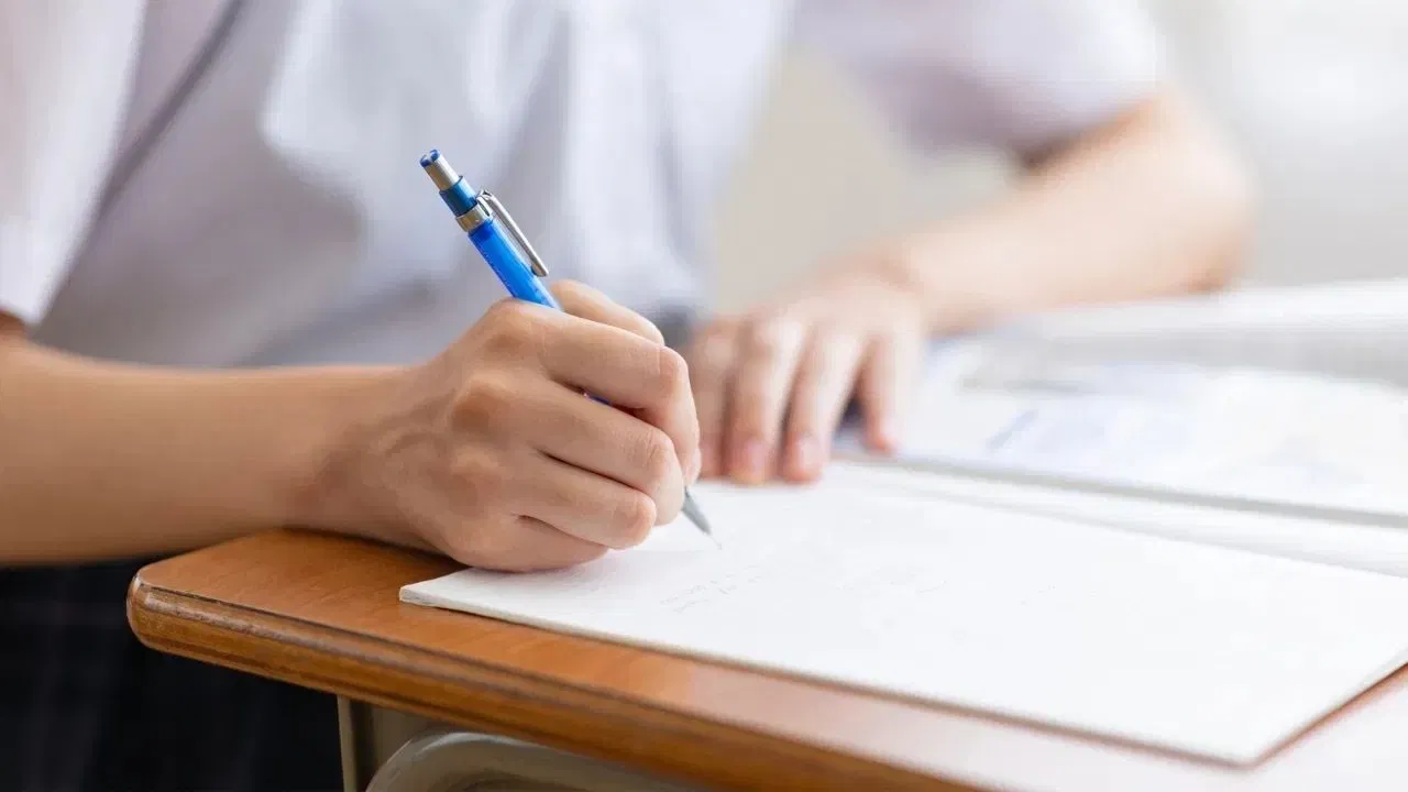 बोर्डाचा झटपट निर्णय, इयत्ता बारावीच्या परीक्षा अचानक रद्द; पुढचे टाइम टेबल काय? कारण आलं समोर बोर्डाचा झटपट निर्णय, इयत्ता बारावीच्या परीक्षा अचानक रद्द; पुढचे टाइम टेबल काय? कारण आलं समोर