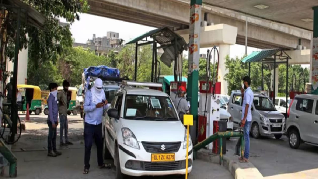 थंड वातावरणात कंप्रेसर अधिक प्रभावीपणे काम करतो आणि वाहनाच्या सिलेंडरमध्ये योग्य दाबाने पूर्ण गॅस भरला जातो. थंड वेळेत गॅस भरल्यास, त्याच पैशात थोडी अधिक गॅसची मात्रा मिळते. वाहन चालण्यासाठी गॅसचे प्रमाण महत्त्वाचे असल्याने अधिक गॅस म्हणजेच अधिक मायलेज मिळण्याची शक्यता वाढते.