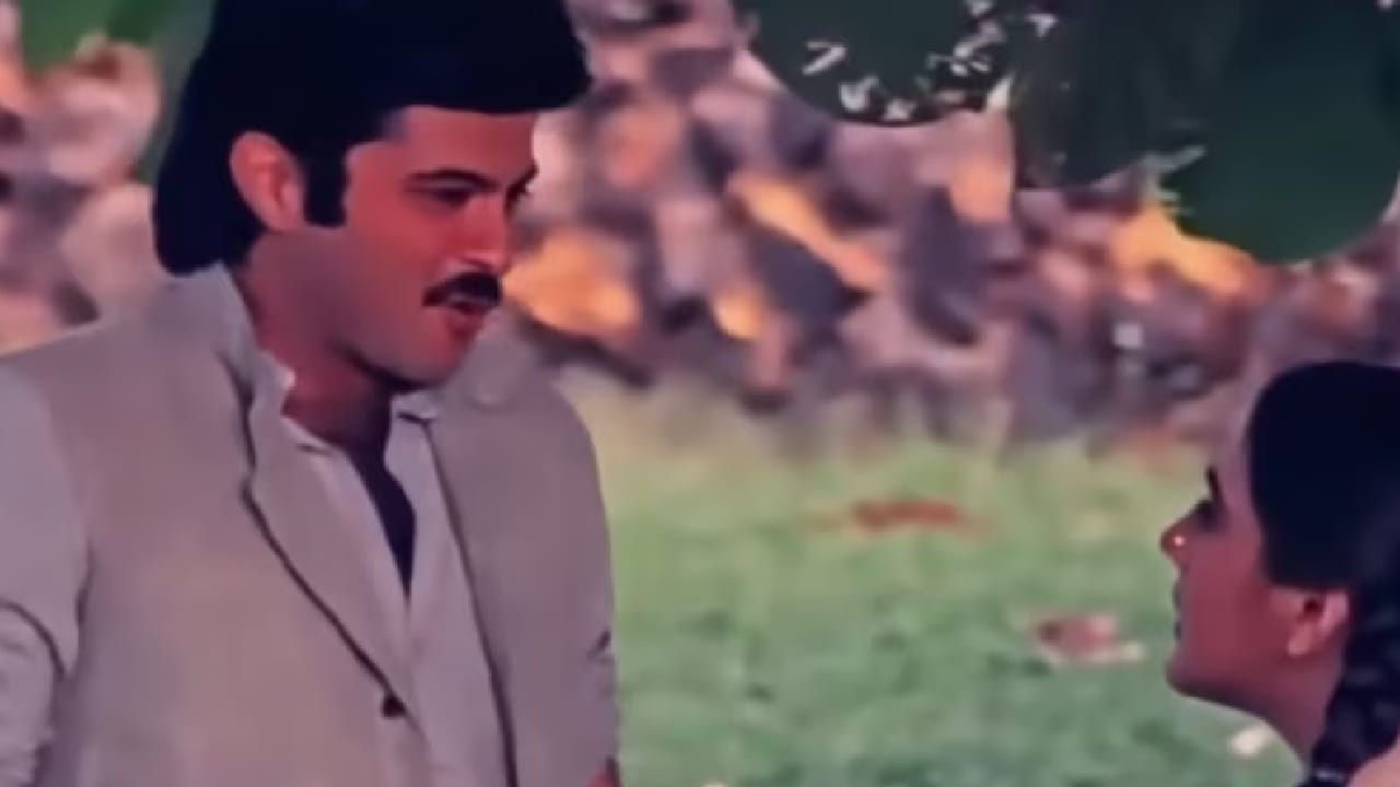 ‘चमेली की शादी’ची कथा एका छोट्या शहरातील पार्श्वभूमीवर आधारित आहे. यात जातीय भेदभाव, सामाजिक परंपरा आणि प्रेमविवाह यांसारख्या विषयांना हलक्याफुलक्या पद्धतीने मांडण्यात आले आहे.