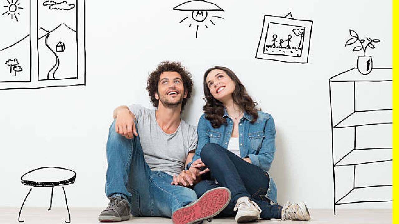 चाणक्यांच्या मते, महिलांमध्ये पुरुषांपेक्षा चौपट बुद्धिमत्ता आहे. त्या पुरुषांपेक्षा अधिक बुद्धीचा कस लावतात. घरात काय हवे आणि काय नको याची जाणीव त्यांना असते. नातेसंबंध टिकवण्यापासून नातेवाईकांची ओळख ठेवण्यापर्यंत त्यांची भूमिका महत्त्वाची असते. 