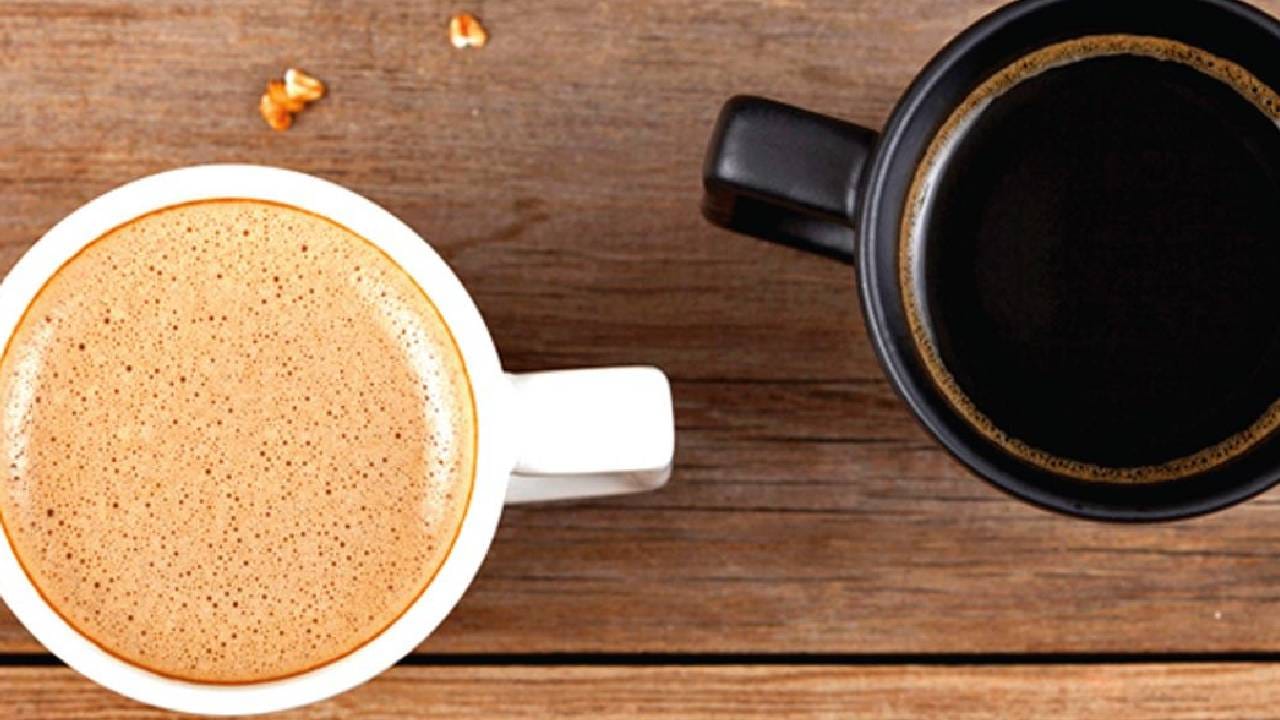 पचन सुधारण्यासाठी, शरीराचे संतुलित तापमान राखण्यासाठी आणि टाकाऊ पदार्थ बाहेर काढण्यासाठी पुरेसे पाणी पिणे अत्यंत महत्वाचे आहे. विशेष म्हणजे उन्हाळ्यात आपल्या शरीराला पाण्याची अधिक गरज असते. 