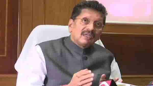 अशोक खरात सोबत 39 नेत्यांचे फोटो पण संजय राऊत..., केसरकरांचं मोठं विधान