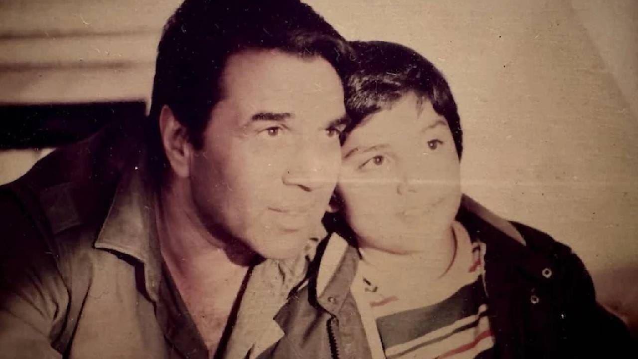 हिंदी सिनेमाची कथा ही हिरोभोवती फिरते. पण काही कलाकार असे असतात, जे साइड रोलमध्ये असून पण सर्वांच लक्ष वेधून घेतात. स्वत:ची एक वेगळी इमेज बनवतात. आज देओल फॅमिलीमध्ये सुद्धा अशी एक व्यक्ती आहे, ज्याने स्वत:ची पूर्ण वेगळी ओळख बनवली आहे. 