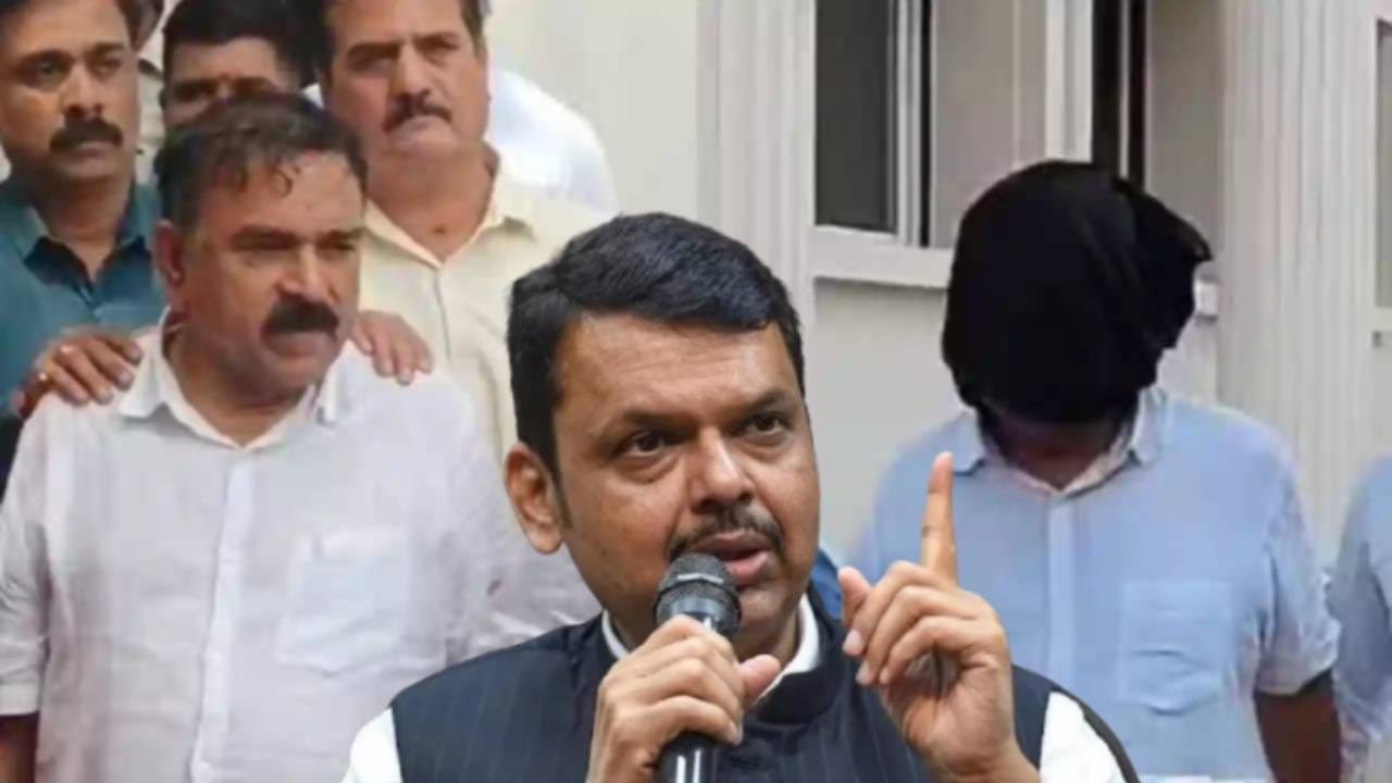 राज्यात अशोक खरात हे प्रकरण सध्या चांगलेच पेटले आहे. लिंगपिसाट अशोक खरातने घटस्फोटीत महिला, गर्भवती, अल्पवयीन तरुणी, विवाहित महिला यांना देवाची भीती दाखवून त्यांच्यावर अत्याचार केले. काहींवर त्याने बलात्कार केला. एका महिलेने पोलिसात तक्रार केल्यानंतर हे प्रकरण उघडकीस आले आहे. त्यानंतर अशोक खरातचे अनेक फोटो आणि व्हिडीओ समोर आले. काही फोटोंमध्ये त्याचे राजकीय कनेक्शन देखील समोर आले. आता या प्रकरणावर मुख्यमंत्र देवेंद्र फडणवीस यांनी प्रतिक्रिया दिली आहे.