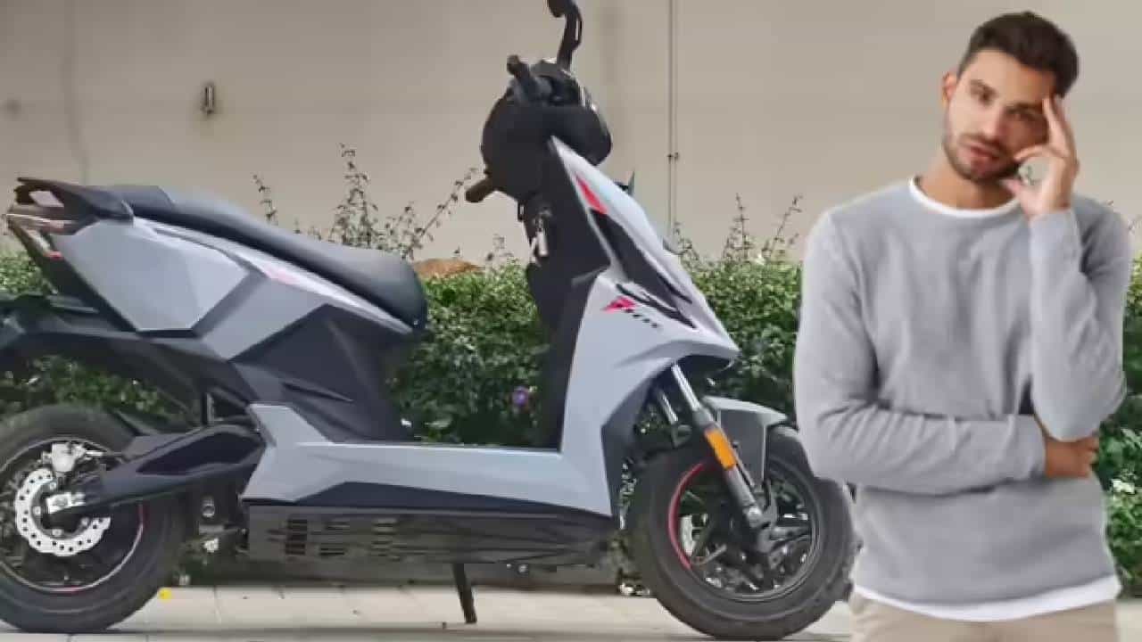 Disadvantages of Scooter: स्कूटर खरेदीपूर्वी ‘या’ गोष्टी जाणून घ्या