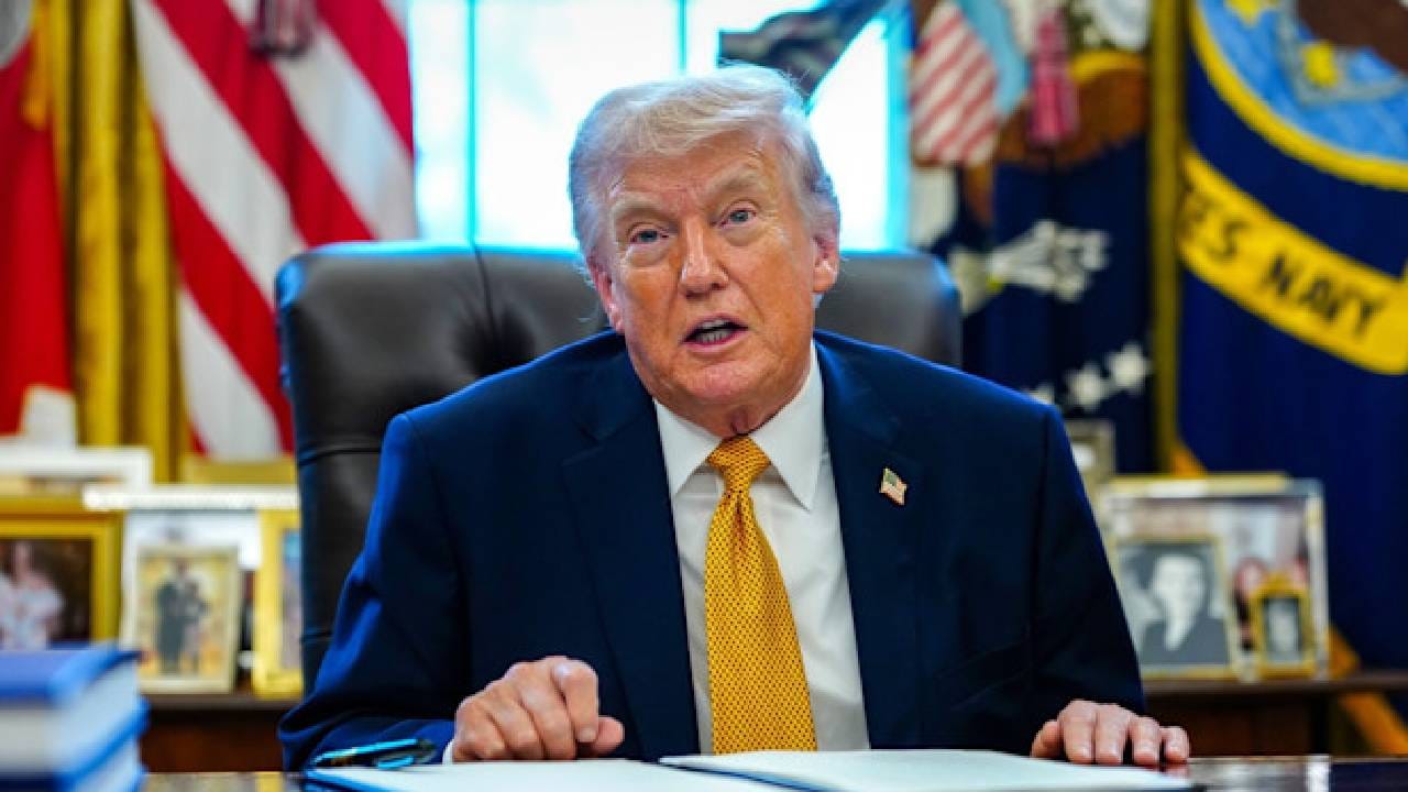 हा धोका फक्त इस्त्रायलला नाही तर सर्वांनाच आहे. मिडल ईस्टलाही उडवून शकतात. अमेरिका आणि इराण सतत आरोप करत आहेत की, इराण परमाणू शक्ती तयार करत आहे. 