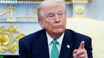 घाबरले... बॅकफूटवर... मोठा धक्का बसताच ट्रम्प हतबल, इस्रायलचेही कानपिळले; आता इराणवर...