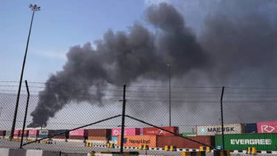 मोठी बातमी! दुबईकडे फक्त 10 दिवस पुरेल इतकाच अन्नसाठा, सुपरमार्केट आणि दुकाने रिकामी, फळे आणि भाज्या...