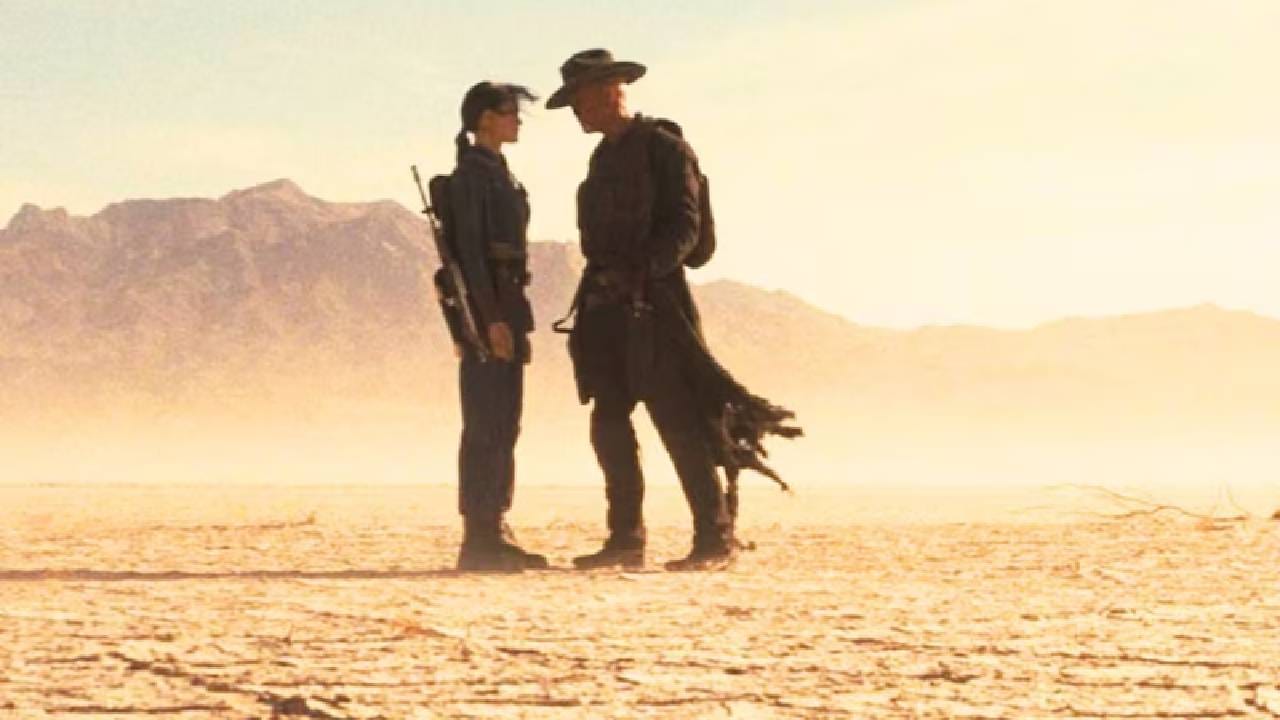 ‘फॉलआउट’ सीरिजमध्ये एकूण १७ एपिसोड्स आहेत (सीझन १ मध्ये ८ आणि सीझन २ मध्ये ९, ज्यामुळे एकूण १७ होतात), ज्यांची लांबी अर्ध्या तासापासून पाऊण तासापर्यंत आहे. या सीरिजला विशेषतः तिच्या प्रोडक्शन डिझाइन, व्हिज्युअल इफेक्ट्स आणि दमदार VFXचे खूप कौतुक केले. प्रेक्षकांनी सीरिजमधील कथा आणि पात्र खूप आवडवले आहेत. IMDb वर तिला ८.३/१० रेटिंग मिळाले आहे.