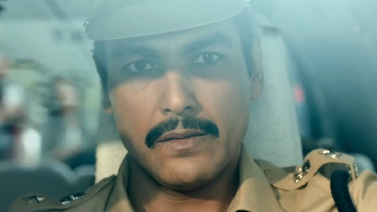 देवा हा अॅक्शन-थ्रिलर प्रकारातील चित्रपट होता. सुमारे 2 तास 36 मिनिटांचा हा चित्रपट अंदाजे 50 कोटी रुपये बजेटमध्ये तयार करण्यात आला होता.