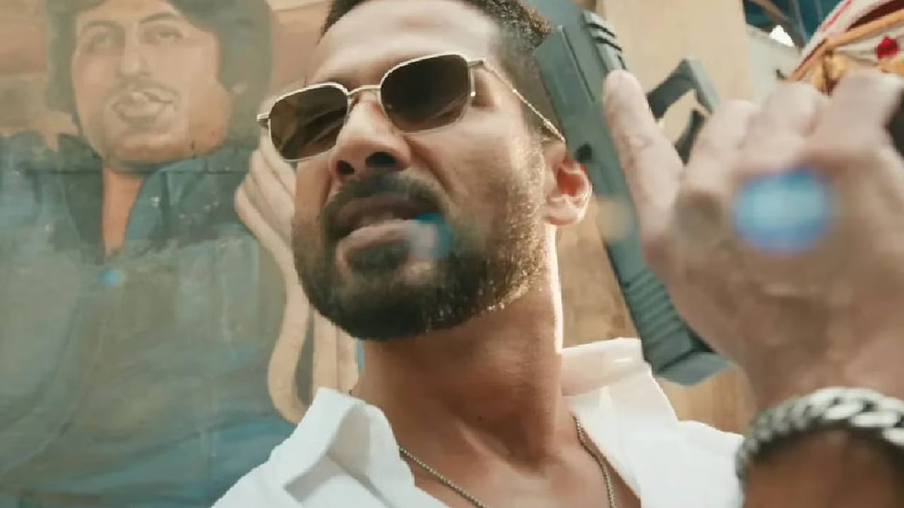 मात्र, बॉक्स ऑफिसवर या चित्रपटाला अपेक्षित प्रेक्षक मिळाले नाहीत. सॅकनिल्कच्या आकडेवारीनुसार, या चित्रपटाने भारतात सुमारे 33.9 कोटी रुपये इतकी कमाई झाली.