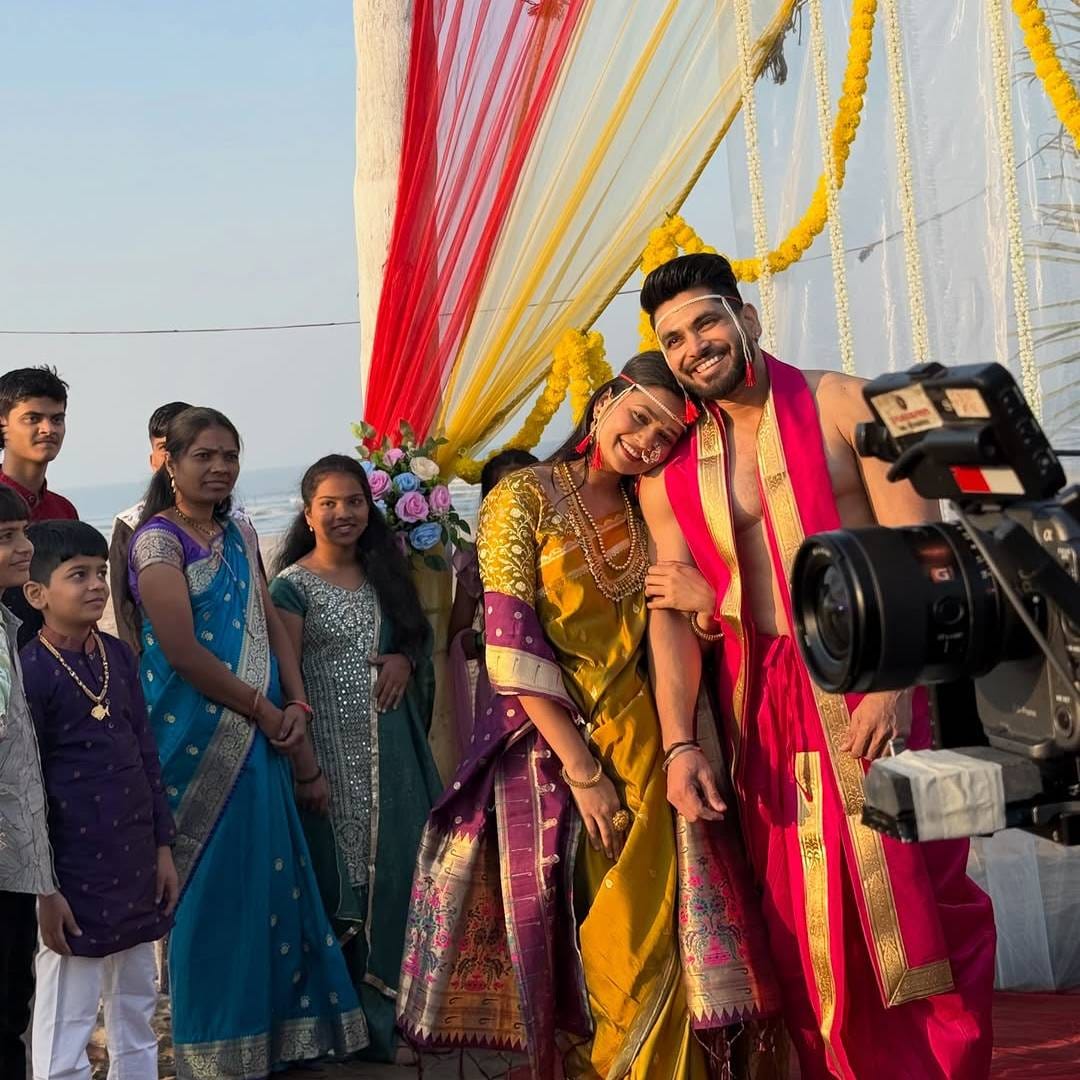 शिव ठाकरे हा रिअॅलिटी शो स्टार बनला आहे. 'द 50'च्या आधी त्याने 'बिग बॉस मराठी 2'चं विजेतेपद जिंकलं होतं. त्याचसोबत 'बिग बॉस 16'चा तो फर्स्ट रनरअप ठरला होता. 'रोडिज 15'मध्येही तो सेमिफायनलपर्यंत पोहोचला होता. शिव ठाकरे हा 'खतरों के खिलाडी 13'चा फायनिस्ट आणि 'झलक दिखला जा'चा सेमिफायनिस्ट आहे. 
