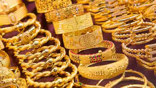 Todays Gold Rate : उच्चांकापेक्षा 55000 रुपयांनी सोने स्वस्त, जाणून घ्या आजचे सोने आणि चांदीचे नवीन दर..